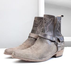 Bed Stu CANADA - TAUPE Cobbler Suede Cowboy Booties